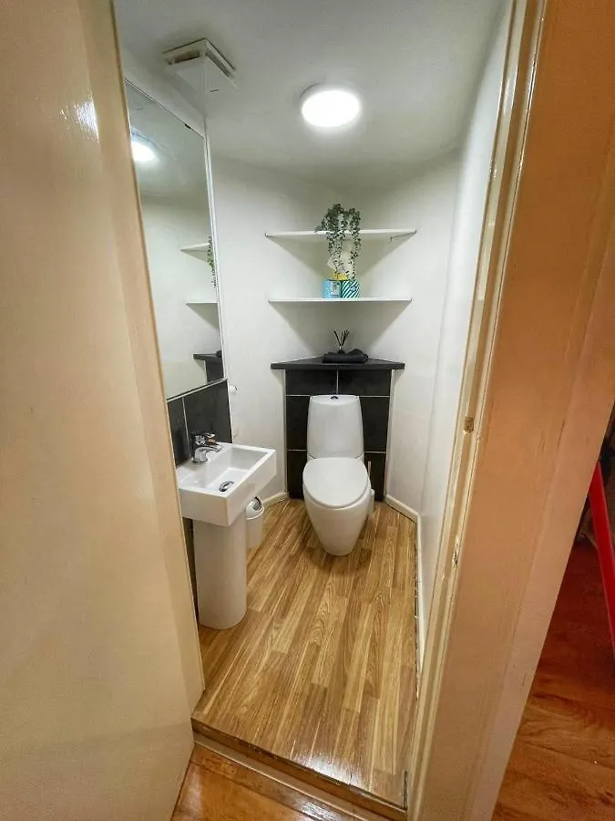 1 Bed Apartment Edinburgh 0*,  Velká Británie